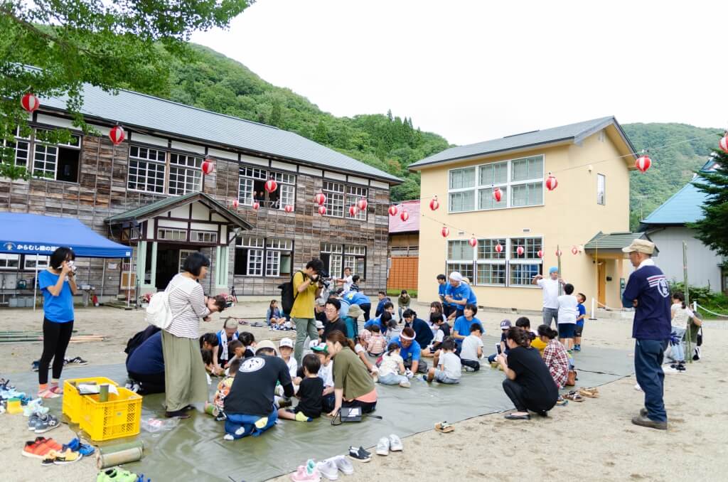 交流イベント「昭和な青空教室」の風景