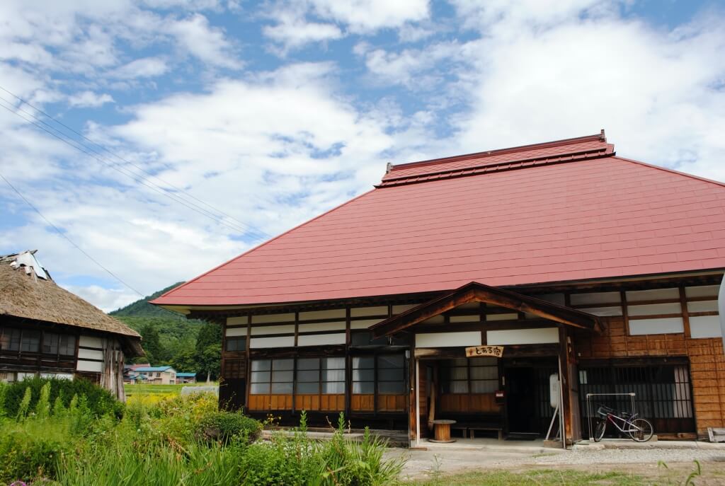 菅家麻弓さんがオーナーの「とある宿」全景